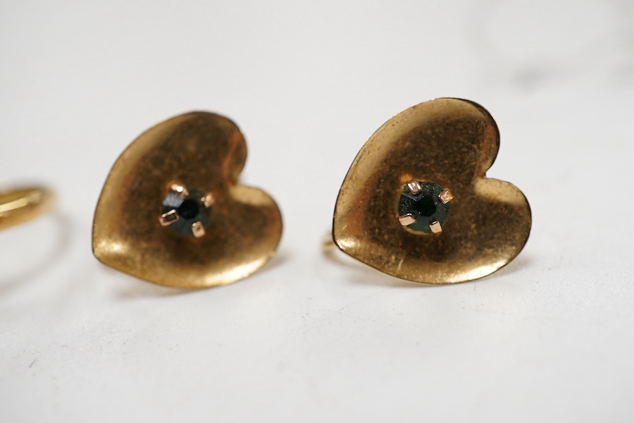 A pair of 14k yellow metal and gem set heart shaped ear clips, 12mm, a yellow metal heart shaped ring engraved 'Joyce' and a damaged Edwardian 18ct gold and gem set ring.